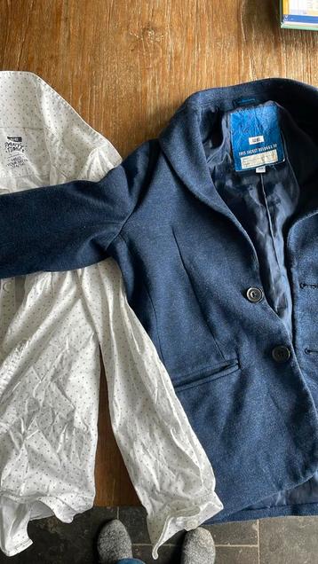 Jasje en overhemd beschikbaar voor biedingen
