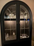 Mooie zwarte kast met glazen deuren, Ophalen, 100 tot 150 cm, 150 tot 200 cm, 25 tot 50 cm