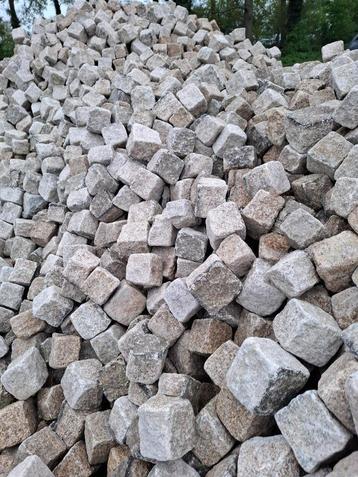 te koop portugese graniet keitjes, kinderkopjes, 160 m2 beschikbaar voor biedingen
