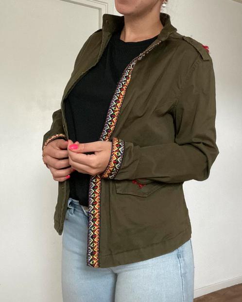 Army / legergroen jasje met leuke details, Kleding | Dames, Jassen | Zomer, Zo goed als nieuw, Groen, Ophalen of Verzenden