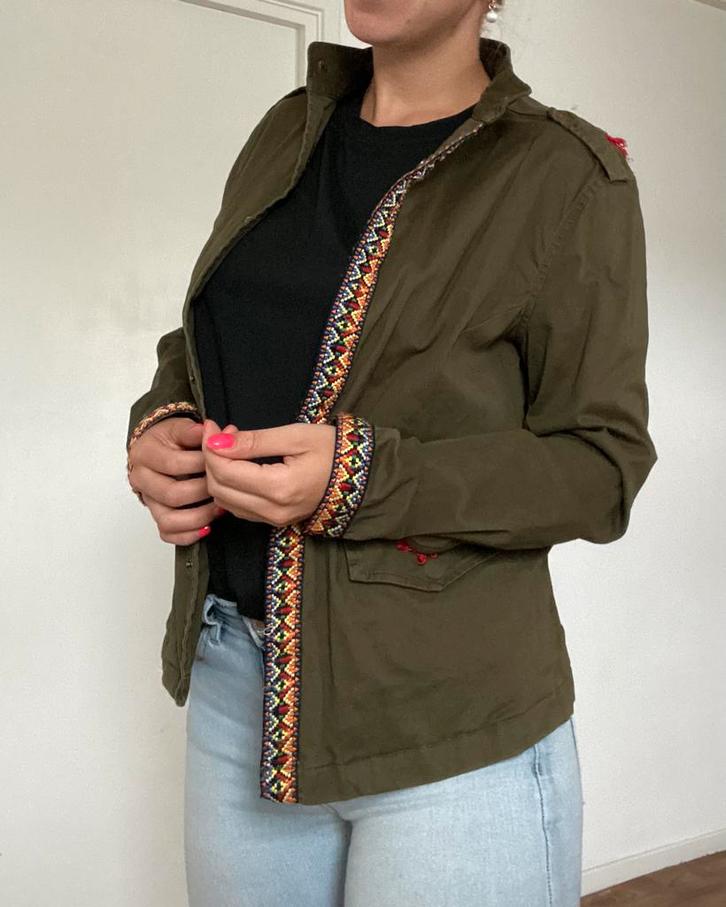 Army / legergroen jasje met leuke details, Kleding | Dames, Jassen | Zomer, Zo goed als nieuw, Groen, Ophalen of Verzenden