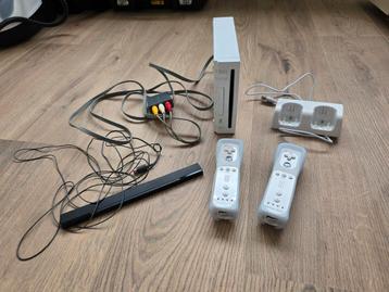 Nintendo Wii met 2 controllers beschikbaar voor biedingen