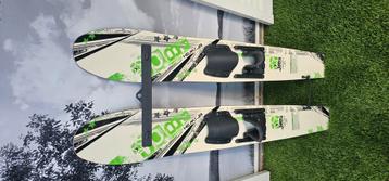 Kinder waterski's beschikbaar voor biedingen