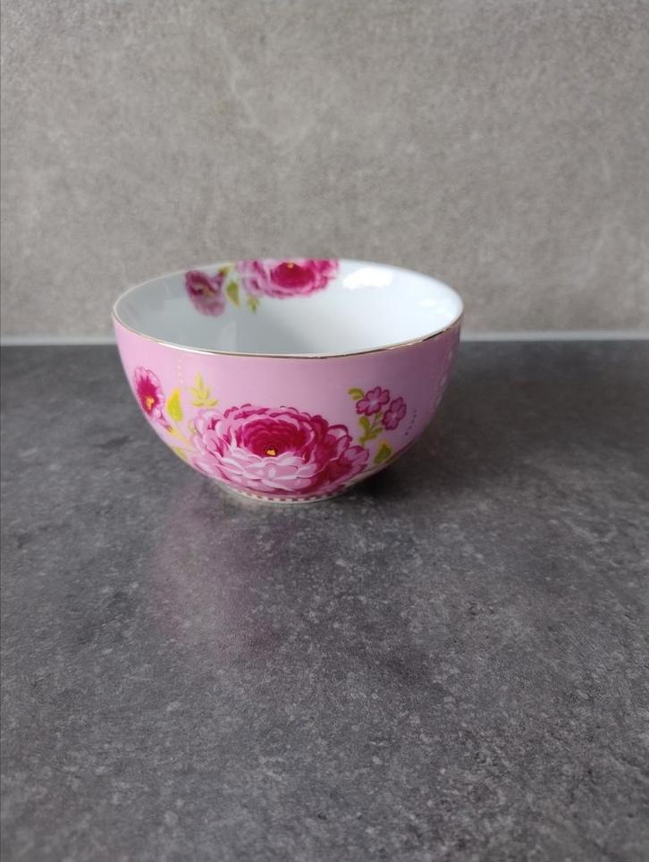 Schaal Pip studio, Huis en Inrichting, Keuken | Servies, Zo goed als nieuw, Schaal of Schalen, Overige stijlen, Porselein, Ophalen