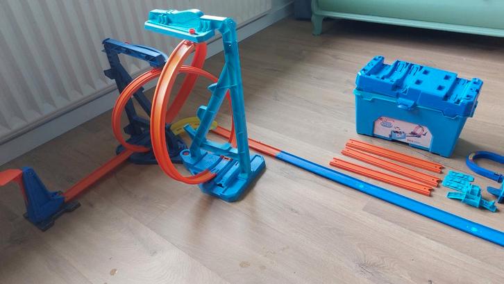 Hotwheels infinity looping en track builder, Kinderen en Baby's, Speelgoed | Racebanen, Zo goed als nieuw, Handmatig, Hot Wheels
