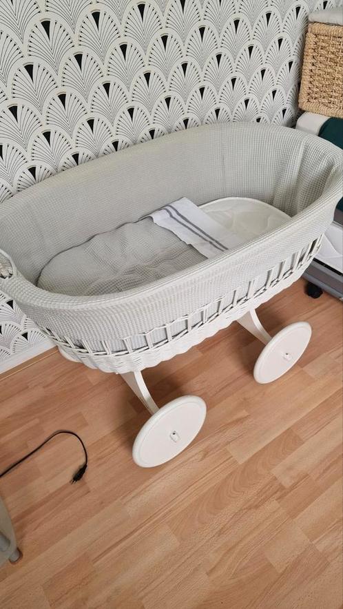 Mooie, romantische wieg., Kinderen en Baby's, Babywiegjes en Ledikanten, Zo goed als nieuw, Wieg, Ophalen