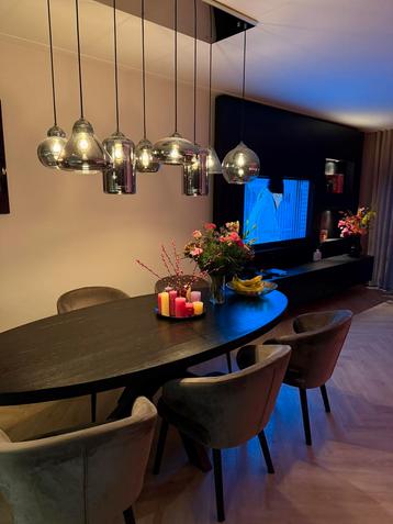 Richmond  stoelen en tafel beschikbaar voor biedingen