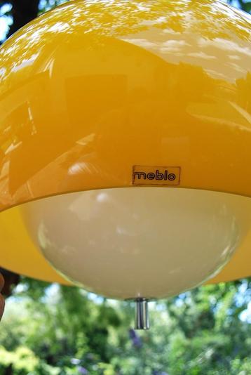 Zeldzame vintage Meblo Guzzini Space Age plafondlamp beschikbaar voor biedingen