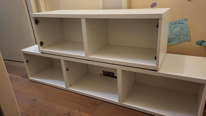 Ikea Besta TV kast, Huis en Inrichting, Kasten | Televisiemeubels, Gebruikt, Minder dan 100 cm, 150 tot 200 cm, 25 tot 50 cm, Kunststof
