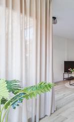 Inbetween gordijnen beige/zand, Huis en Inrichting, Stoffering | Gordijnen en Lamellen, Ophalen, Zo goed als nieuw, Beige, 200 cm of meer