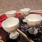 Vintage Porseleinen Eierdopjes met Rozen, Gebruikt, Ophalen of Verzenden, Overige stijlen, Kop(pen) en/of Schotel(s)