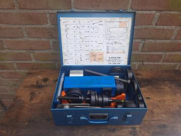 Peugeot Citroen onderstel revisie gereedschap Fenwick 8.0526 beschikbaar voor biedingen