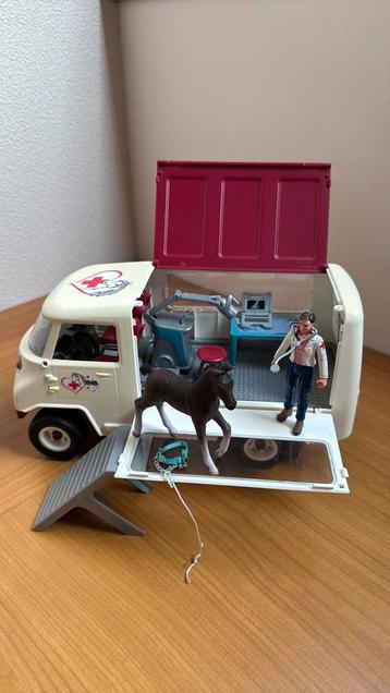 Schleich 42439 horse club dierenarts beschikbaar voor biedingen