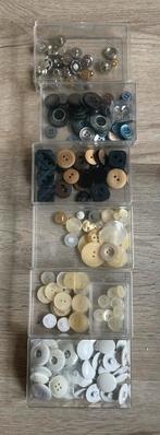Heel veel verschillende kleding knopen, Ophalen of Verzenden, Zo goed als nieuw, Knoop of Knopen