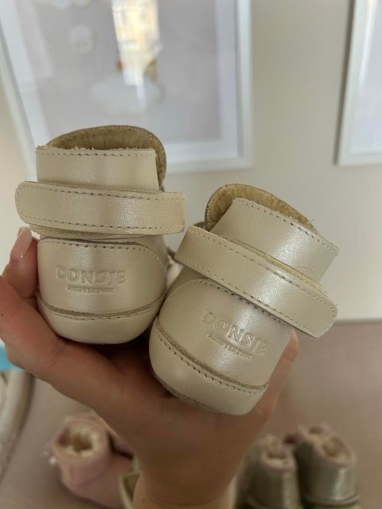 Donsje babyschoenen 0-6 maanden - Zo goed als nieuw, Ophalen of Verzenden, Zo goed als nieuw, Jongetje of Meisje, Schoentjes