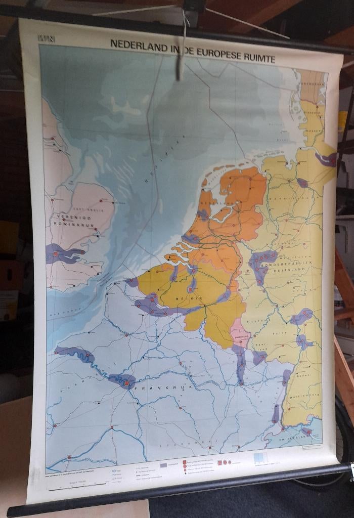 SCHOOLPLAAT NEDERLAND IN DE EUROPESE RUIMTE, Ophalen of Verzenden, Overige thema's