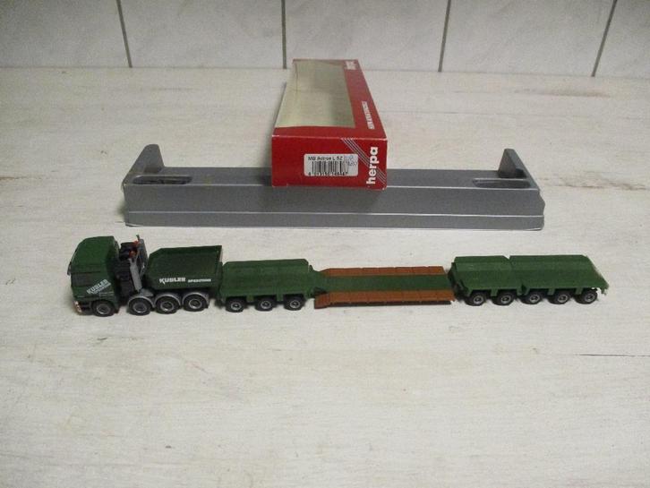Herpa Mercedes Kubler Dieplader Schaal 1:87, Hobby en Vrije tijd, Modelauto's | 1:87, Nieuw, Bus of Vrachtwagen, Herpa, Ophalen