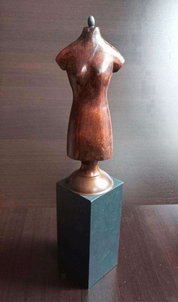 Antiek Slots Bruin klein Houten buste Etalagepop voor poppen, Antiek en Kunst, Kunst | Beelden en Houtsnijwerken, Ophalen of Verzenden