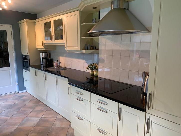 complete keuken, Huis en Inrichting, Keuken | Complete keukens, Zo goed als nieuw, Overige typen, Crème, Graniet of Steen, Ophalen