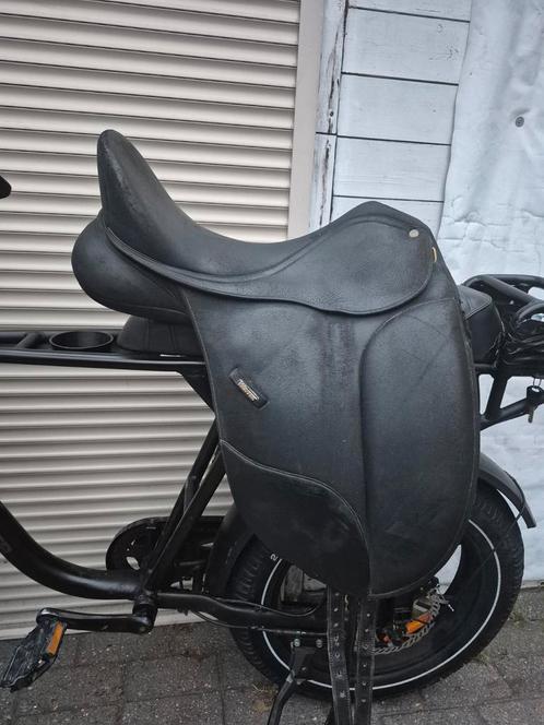 Wintec Isabell Werth dressuurzadel 17,5 inch & hintermayer, Dieren en Toebehoren, Paarden en Pony's | Zadels, Gebruikt, Dressuur