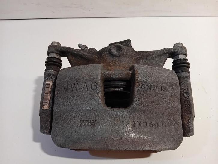 Remklauw rechts voor Volkswagen Golf, Auto-onderdelen, Remmen en Aandrijving, Volkswagen, Gebruikt, Herkomst onderdeel bekend