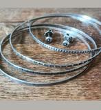 4 mooie rinkelarmbanden met gratis bijpassende oorbellen, Ophalen of Verzenden, Gebruikt, Zilver, Zilver
