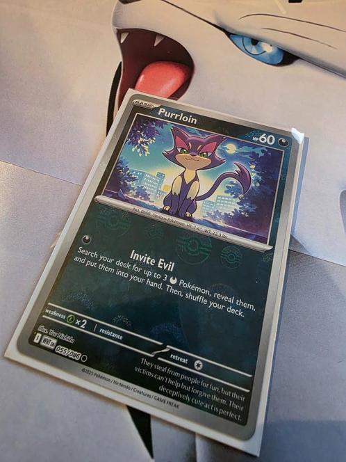 Pokémon White Flare Purrloin Poke Ball WHT 055, Hobby en Vrije tijd, Verzamelkaartspellen | Pokémon, Nieuw, Losse kaart, Foil