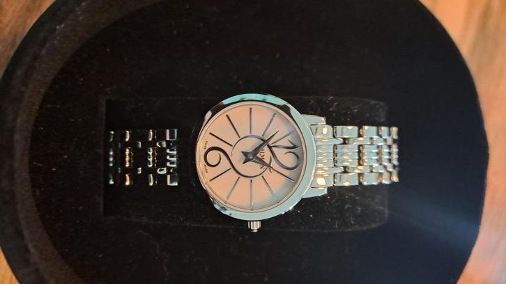 Balmain horloge, 1 gedragen. NACRE BLANC, Sieraden, Tassen en Uiterlijk, Horloges | Dames, Zo goed als nieuw, Polshorloge, Overige merken