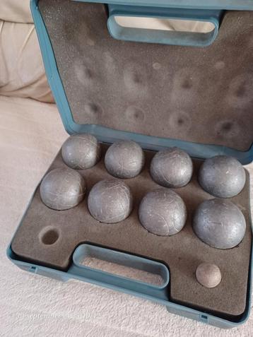 Jeu de boules 8 ballen in koffertje 20€ beschikbaar voor biedingen