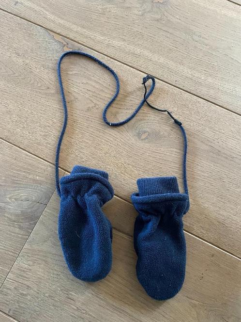 Wanten fleece blauw maat 3 - 4 jaar, Kinderen en Baby's, Kinderkleding | Mutsen, Sjaals en Handschoenen, Zo goed als nieuw, Handschoenen