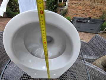 Toilet pot, overcompleet  beschikbaar voor biedingen