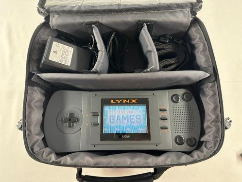 Atari Lynx handheld + game, travel kit case, adapter, Spelcomputers en Games, Spelcomputers | Atari, Gebruikt, Atari Lynx, Zonder controller