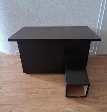 Egel voederhuis.  beschikbaar voor biedingen