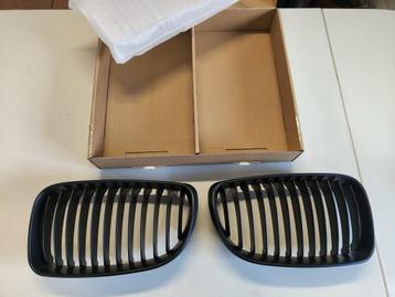 Grille set mat zwart BMW E81 E87 + LCI  1280240 beschikbaar voor biedingen
