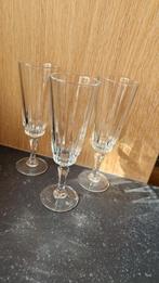 3 stevige champagne glazen, Ophalen of Verzenden, Zo goed als nieuw, Overige typen
