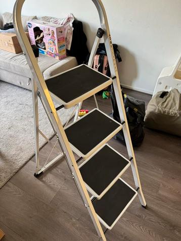 Ladder beschikbaar voor biedingen