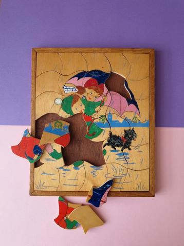 Vintage houten puzzel - Onder moeders paraplu 