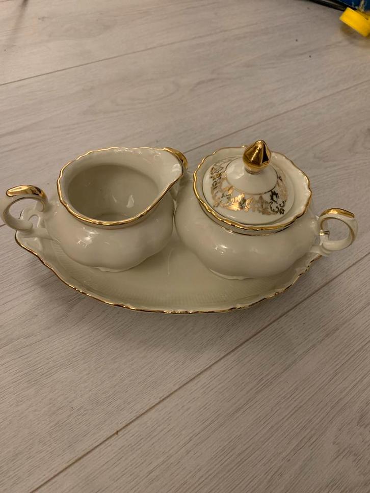 Porseleinen Roomstelletje met Gouden Rand, Antiek en Kunst, Antiek | Porselein, Ophalen of Verzenden