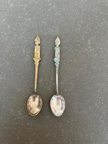 Oude lepeltjes Ton Ton beschikbaar voor biedingen