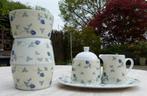 Douwe Egberts servies Wavel Zacht Geel met Blauw Bloemetje, Huis en Inrichting, Keuken | Servies, Ophalen of Verzenden, Nieuw
