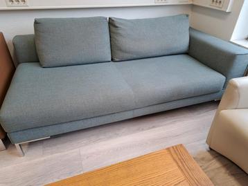 Mooie Design on Stock Aikon loungebank/chaise longue beschikbaar voor biedingen