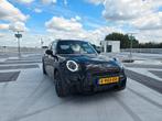Mini Cooper 5-deurs (f55) 1.5 Aut 2022 Zwart JCW, Auto's, Zwart, 1210 kg, Leder en Stof, Zwart