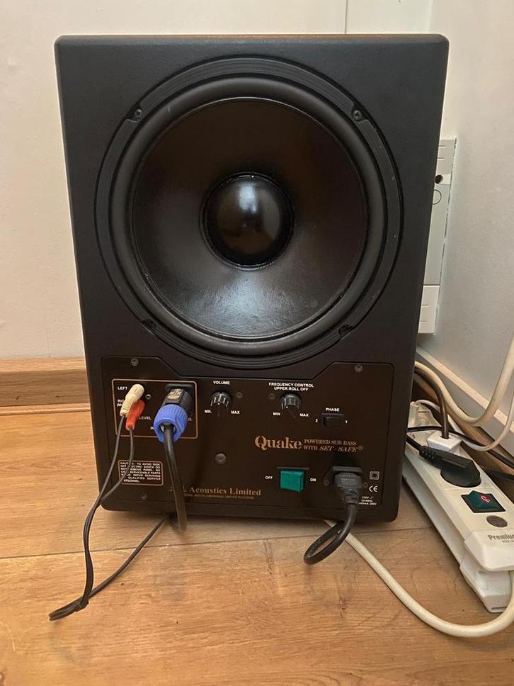Actieve Subwoofer - Quake, Audio, Tv en Foto, Luidsprekers, Gebruikt, Subwoofer, 120 watt of meer, Overige merken, Ophalen of Verzenden