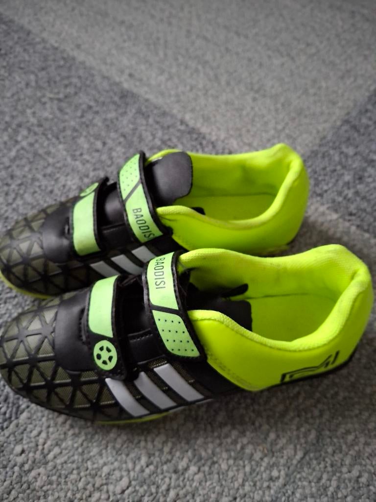 Voetballschoenen maat 33, Ophalen of Verzenden, Meisje, Laarzen