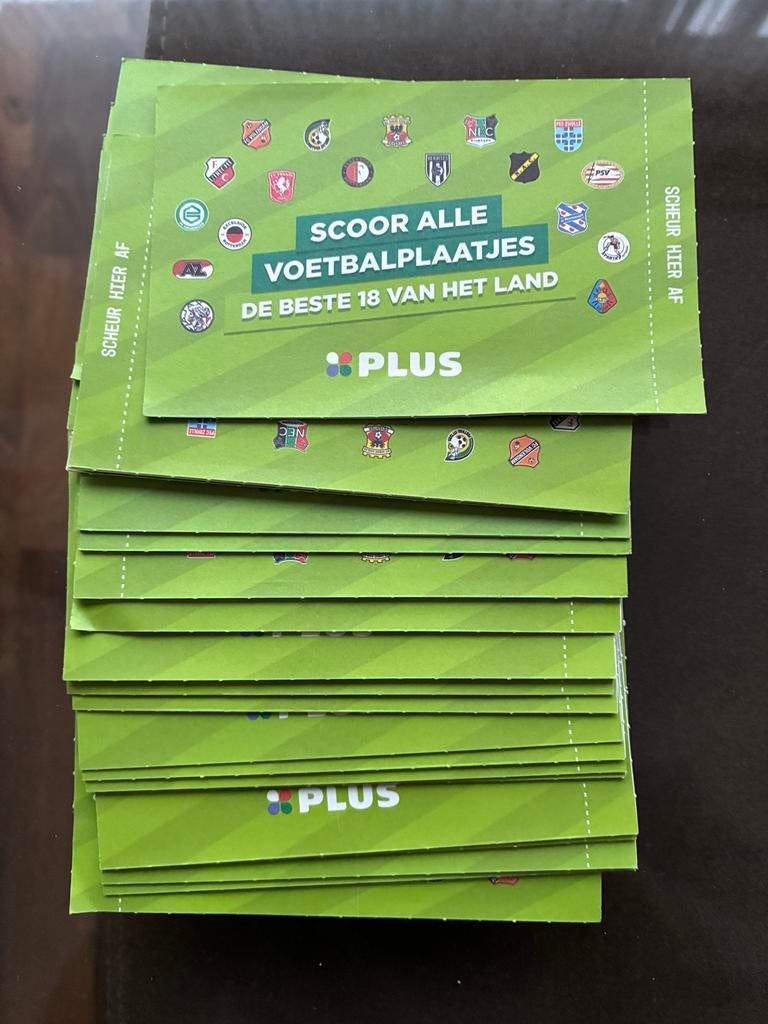 25x4Voetbalplaatjes Plus Markt - Alleen Ophalen!, Plus, Ophalen