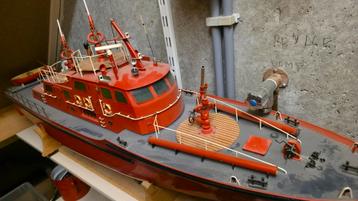 Mooie RC modelboot – Brandweer/Patrouille schip beschikbaar voor biedingen