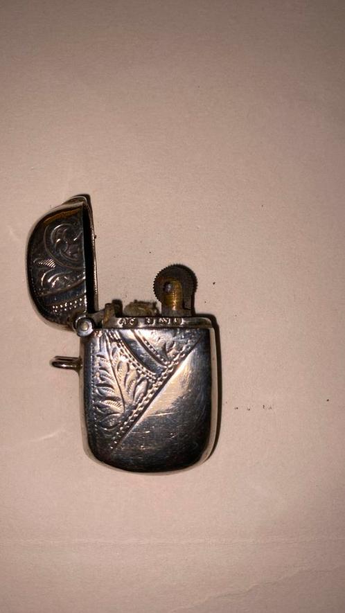 Antieke Aansteker met Gravures - Verzamelobject Vintage Stij, Verzamelen, Rookartikelen, Aanstekers en Luciferdoosjes, Gebruikt