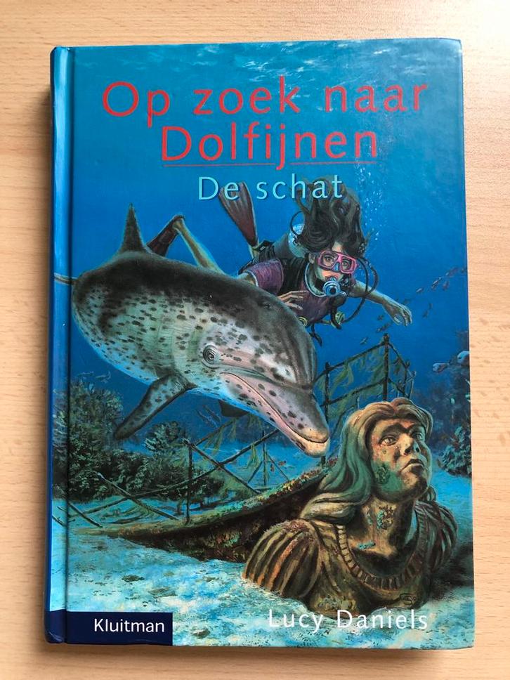 Op zoek naar Dolfijnen: De schat - Lucy Daniels, Boeken, Kinderboeken | Jeugd | onder 10 jaar, Gelezen, Fictie algemeen, Ophalen of Verzenden