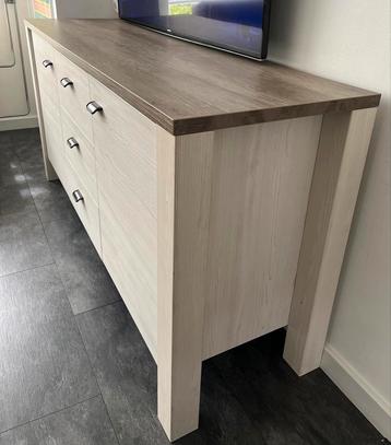 Dressoir serie Lynn beschikbaar voor biedingen