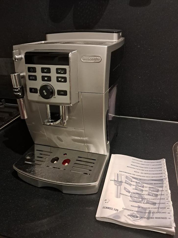 DeLonghi Koffiezetapparaat, Witgoed en Apparatuur, Koffiezetapparaten, Gebruikt, Gemalen koffie, Koffiebonen, Koffiemachine, 10 kopjes of meer